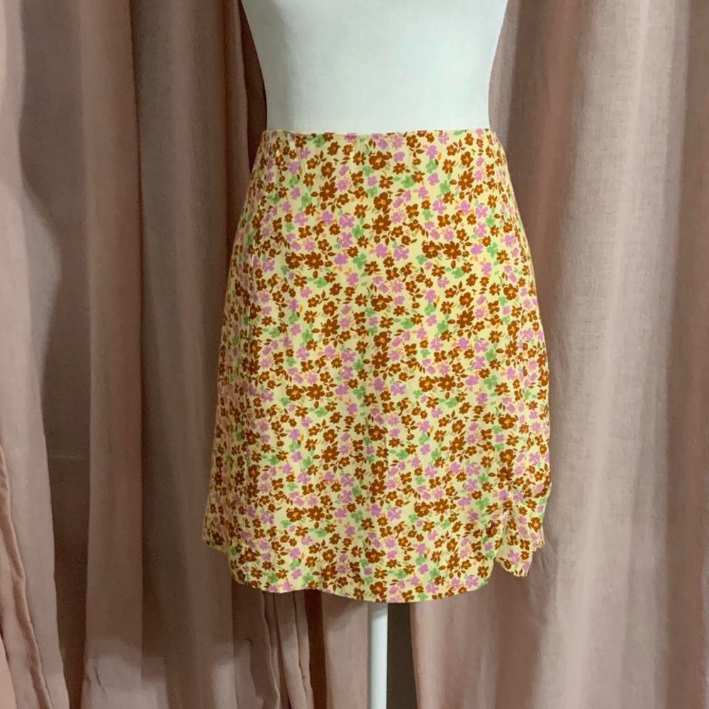 NWT Mango Floral Mini Skirt Size Large